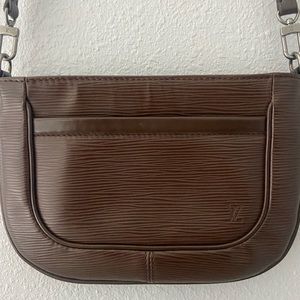 Louis Vuitton Epi Leather Sarvanga Crossbody